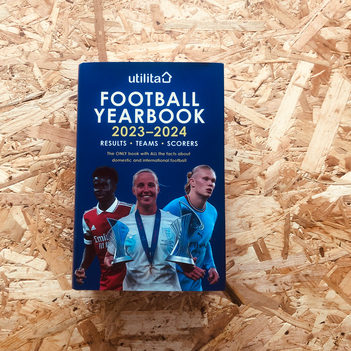 2024 OFFICIAL YEARBOOk - 記念グッズ